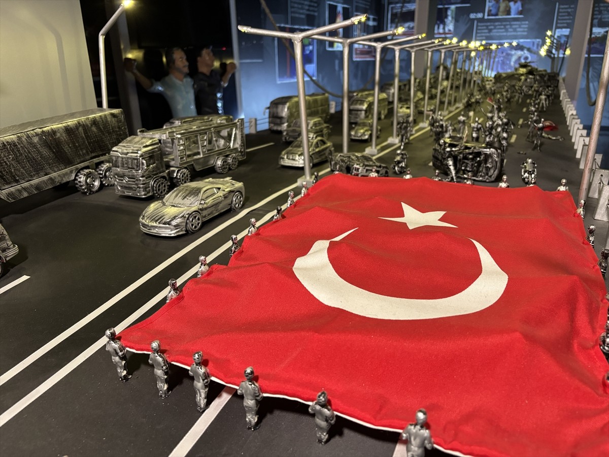 Samsun'da, Canik Belediyesi tarafından açılan Şehit Erol 15 Temmuz Destanlar Sergievi, 15 Temmuz...