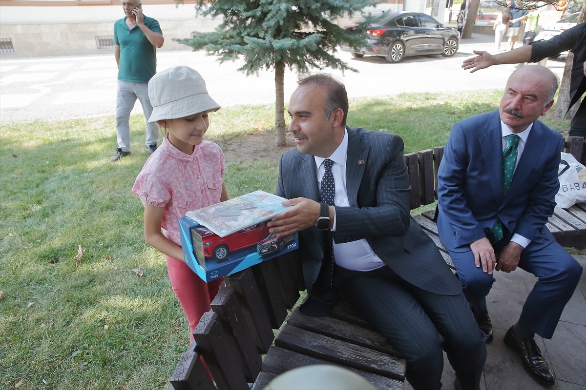 Sanayi ve Teknoloji Bakanı Mehmet Fatih Kacır, Çorum'da incelemelerde bulundu. Bakan Kacır, Çorum...