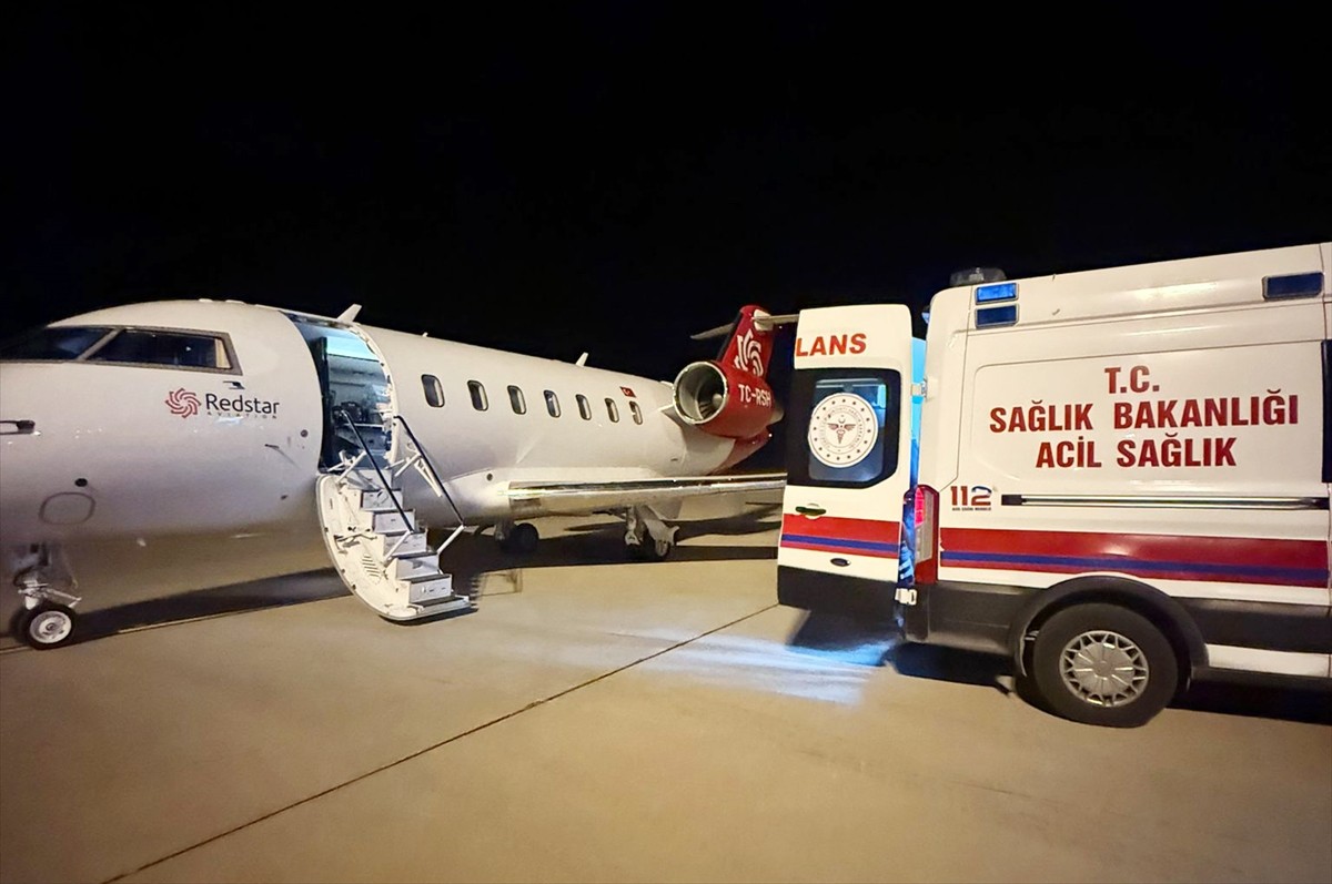  Şanlıurfa'da kalp rahatsızlığı bulunan 10 günlük bebek, ambulans uçakla İstanbul'a sevk...