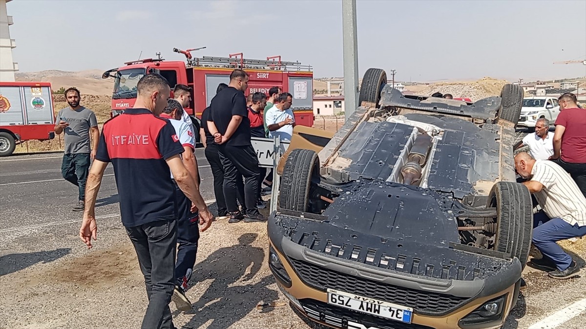 Siirt'te pikap ile otomobilin çarpışması sonucu 2 kişi yaralandı. 