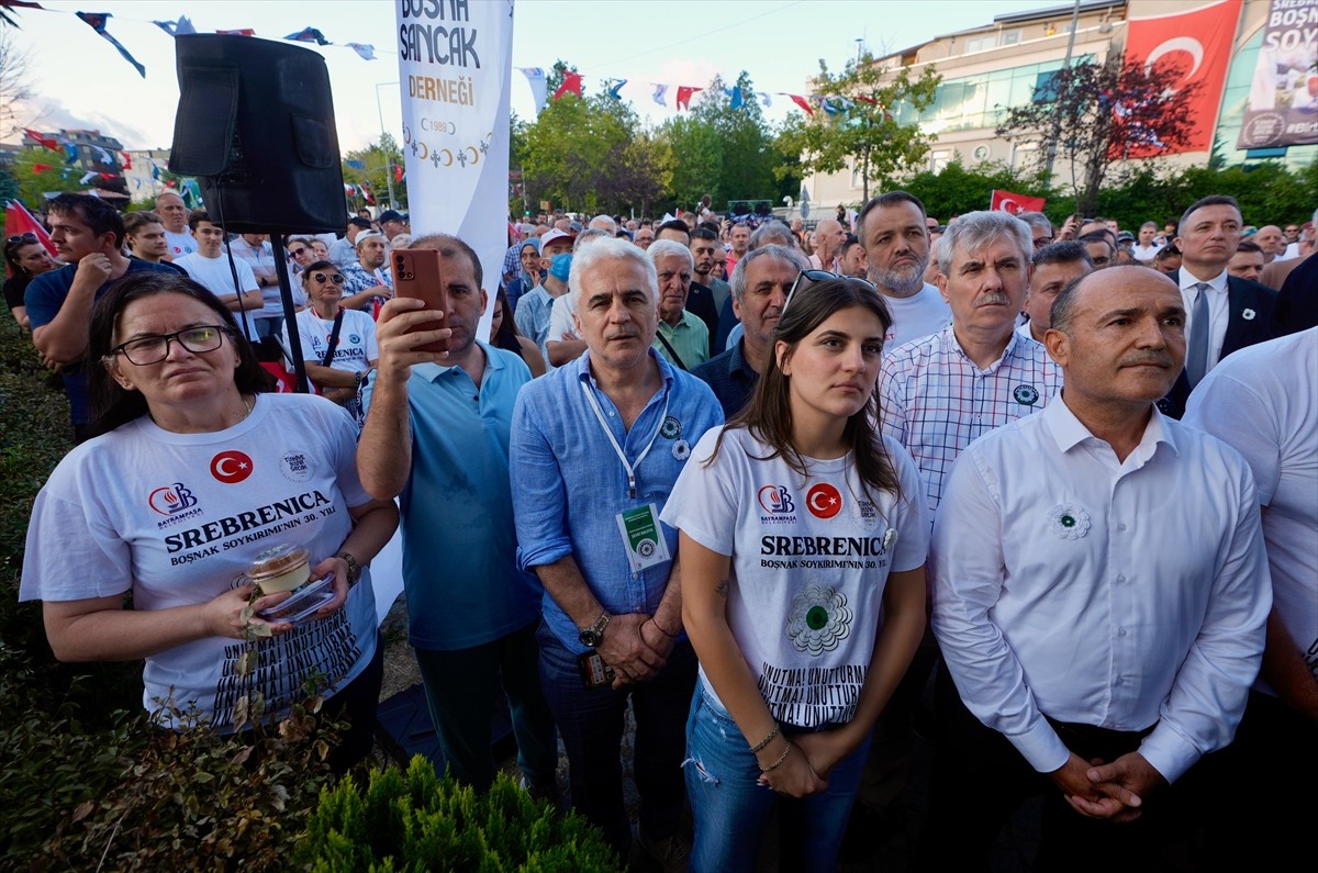 Srebrenitsa soykırımının 30. yılı dolayısıyla İstanbul'da anma yürüyüşü düzenlendi. Türkiye Bosna...