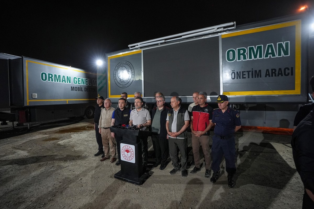 Tarım ve Orman Bakanı İbrahim Yumaklı, Bilecik'in Osmaneli ilçesinde orman yangınlarına ilişkin...