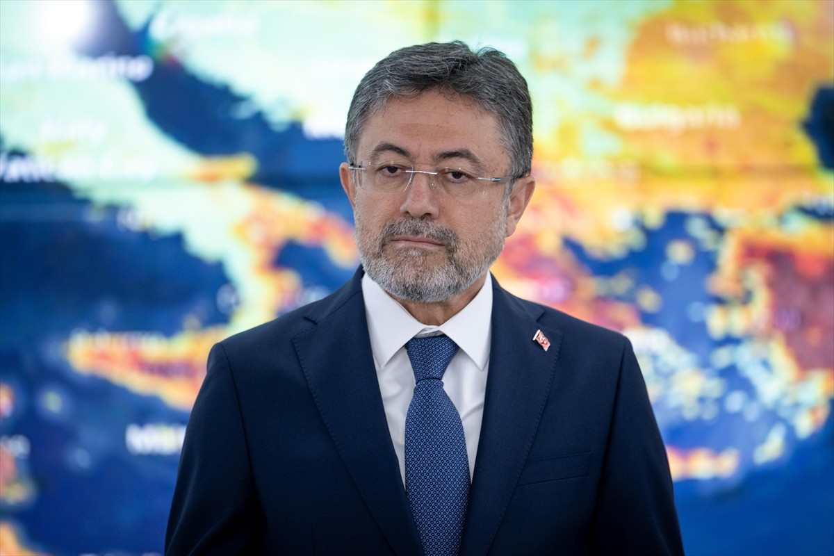 Tarım ve Orman Bakanı İbrahim Yumaklı, Orman Genel Müdürlüğü Yangın Yönetim Merkezi'ndeki basın...