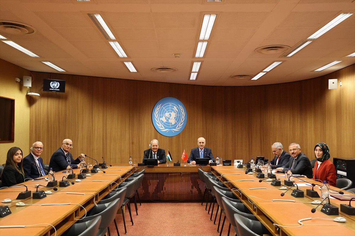 TBMM Başkanı Numan Kurtulmuş, Filistin Ulusal Konseyi Başkanı Rawhi Fattouh ile Altıncı Dünya...