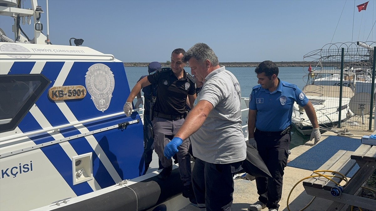  Tekirdağ'ın Süleymanpaşa ilçesinde denize giren kişi boğuldu. N.Y'nin cesedi otopsi yapılmak...