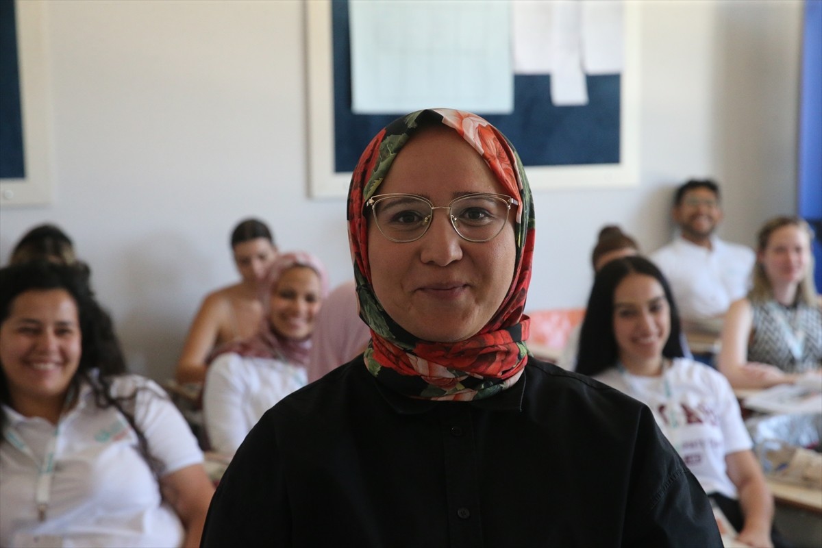 Tokat'ta, Yunus Emre Enstitüsü (YEE) tarafından açılan yaz okullarına farklı ülkelerden katılan...