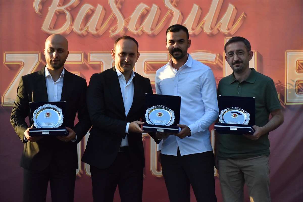 Trabzon Gazeteciler Cemiyeti (TGC) tarafından düzenlenen "2024 Yılı Başarılı Gazeteciler...