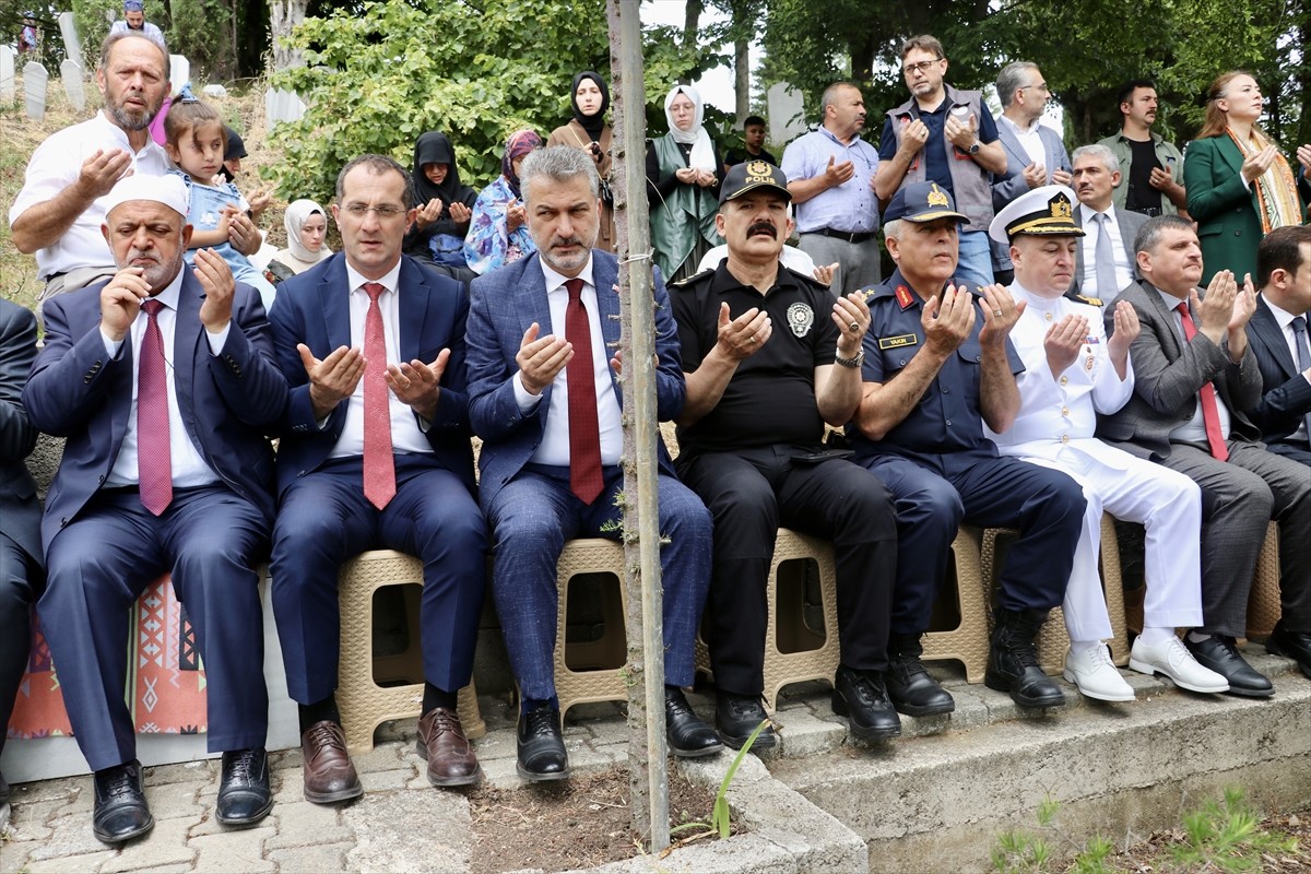 Trabzon, Giresun ve Rize'de 15 Temmuz Demokrasi ve Milli Birlik Günü dolayısıyla şehit kabirleri...
