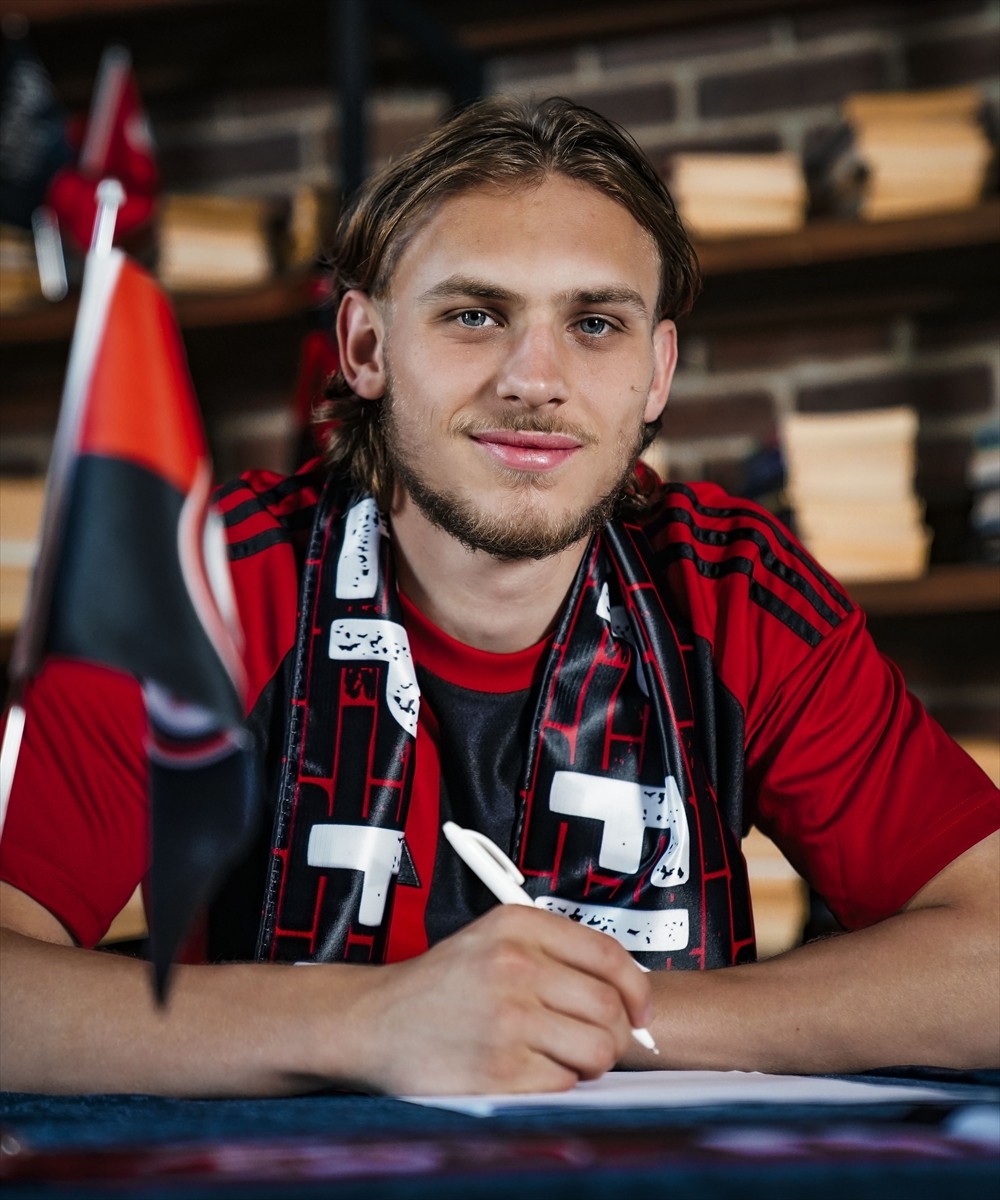 Trendyol Süper Lig ekiplerinden Gaziantep FK, Bosnalı Enver Kulasin'i renklerine bağladı.