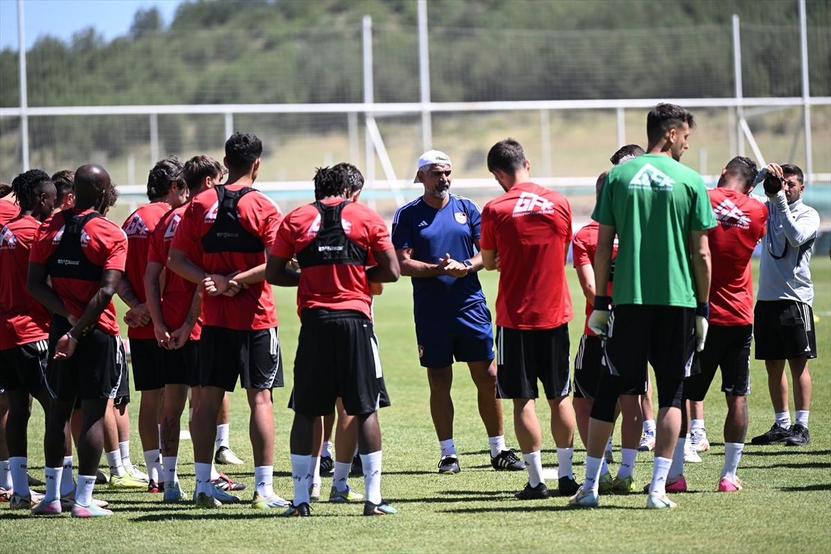 Trendyol Süper Lig ekiplerinden Gaziantep FK, sezon öncesi ikinci etap kamp çalışmasına...