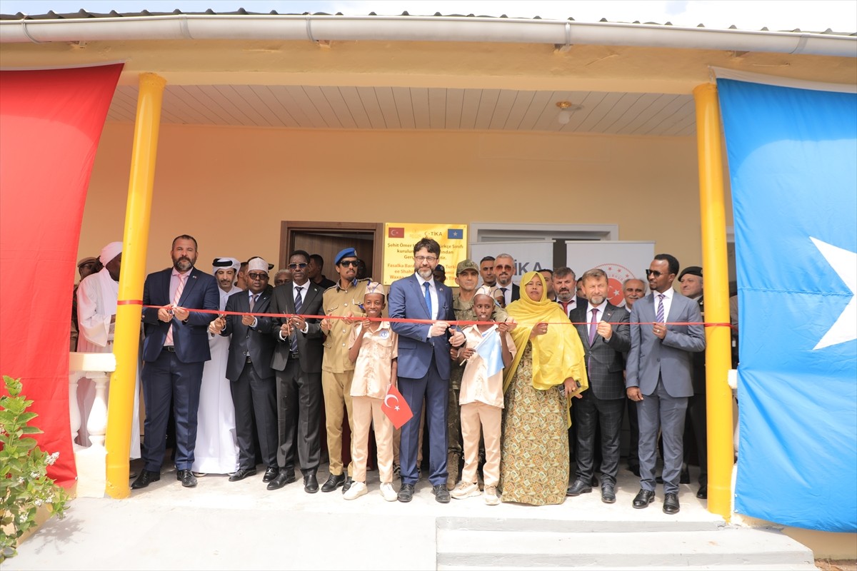 Türk İşbirliği ve Koordinasyon Ajansı Başkanlığı (TİKA), Somali'de şehit polis çocuklarının...