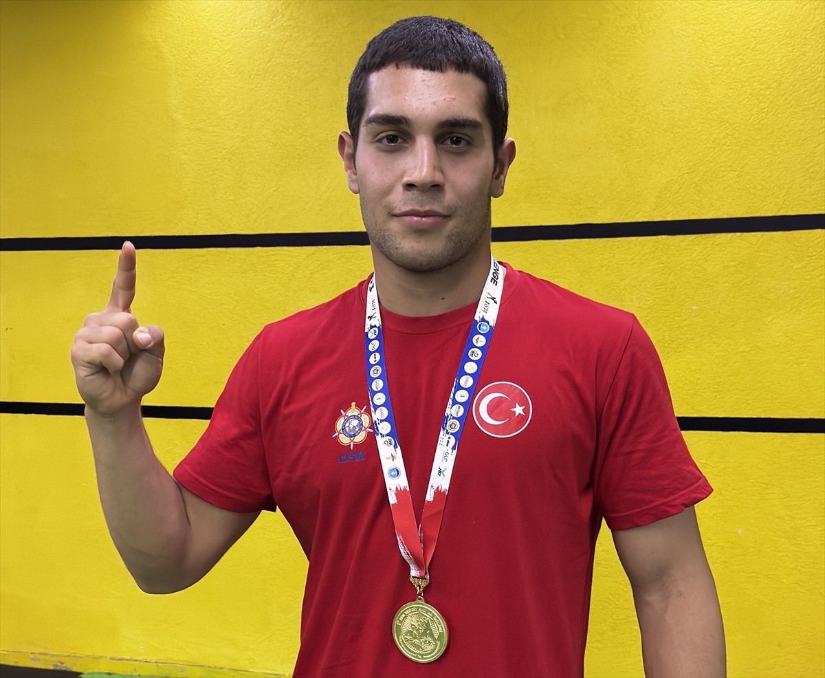 Türk Silahlı Kuvvetleri (TSK) Muaythai Milli Takımı kadrosunda yer alan 18 yaşındaki Murat Avcı...