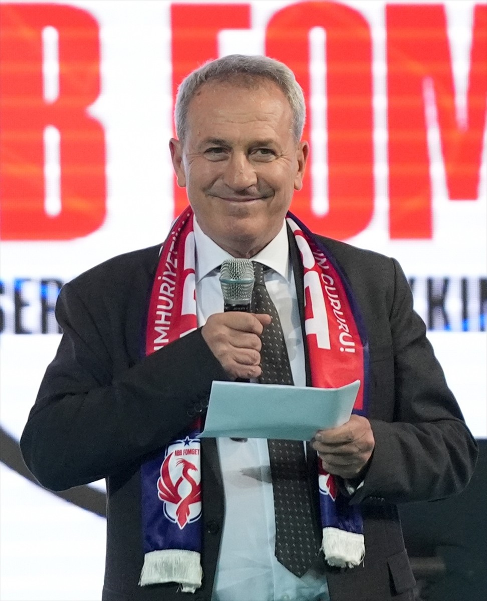 Turkcell Kadın Futbol Süper Ligi'nde geride kalan sezonu şampiyon tamamlayan Ankara Büyükşehir...