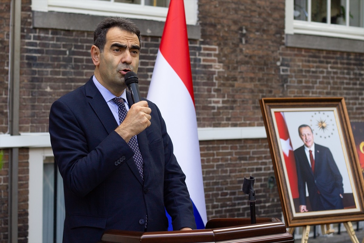 Türkiye'nin Lahey Büyükelçiliğinde düzenlenen "Zaferin Adı Türkiye" temalı 15 Temmuz Demokrasi ve...