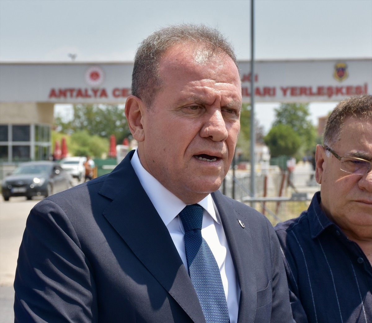 Türkiye Belediyeler Birliği (TBB) Başkan Vekili Vahap Seçer, "rüşvet" soruşturması kapsamında...