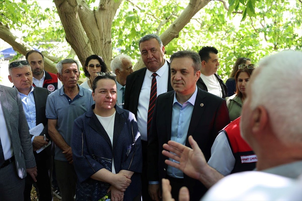 Türkiye Büyük Millet Meclisi (TBMM) Zirai Don Olayını Araştırma Komisyonu üyeleri, Denizli'de...