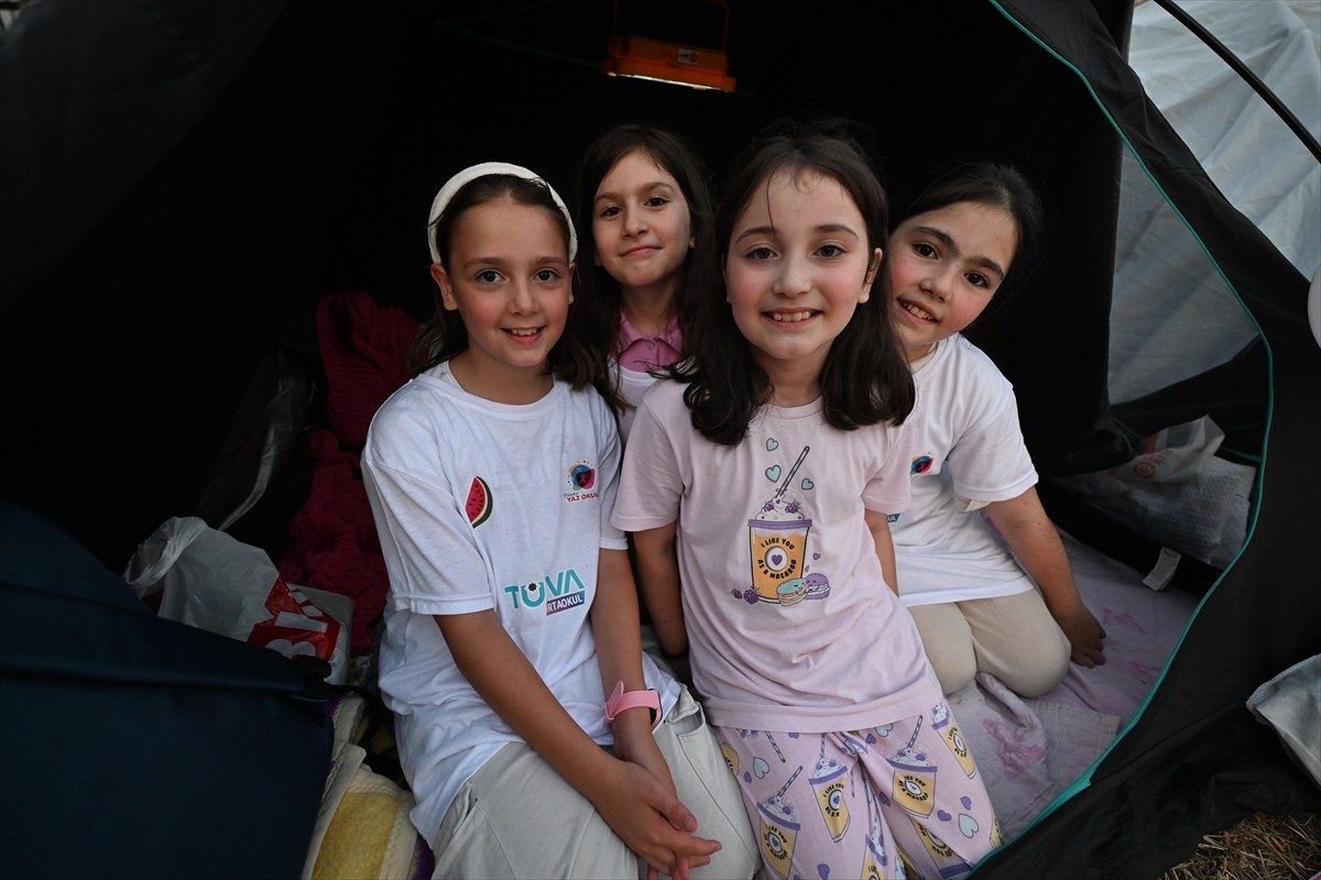 Türkiye Gençlik Vakfının (TÜGVA) "Yaz Okulu" ve "Doğa Kampı" etkinliği, Düzce'de...