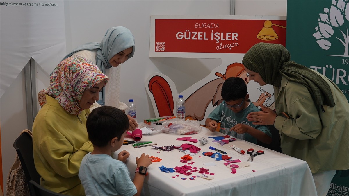 Türkiye Gençlik ve Eğitime Hizmet Vakfının (TÜRGEV), Ankara'daki Uluslararası Aile Fuarı'nda...