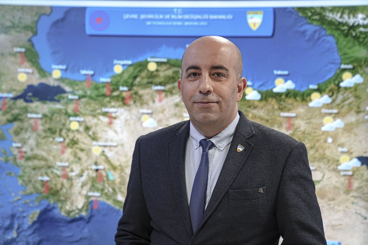 Türkiye genelinde hava sıcaklıklarının, pazar gününden itibaren daha da artarak mevsim...