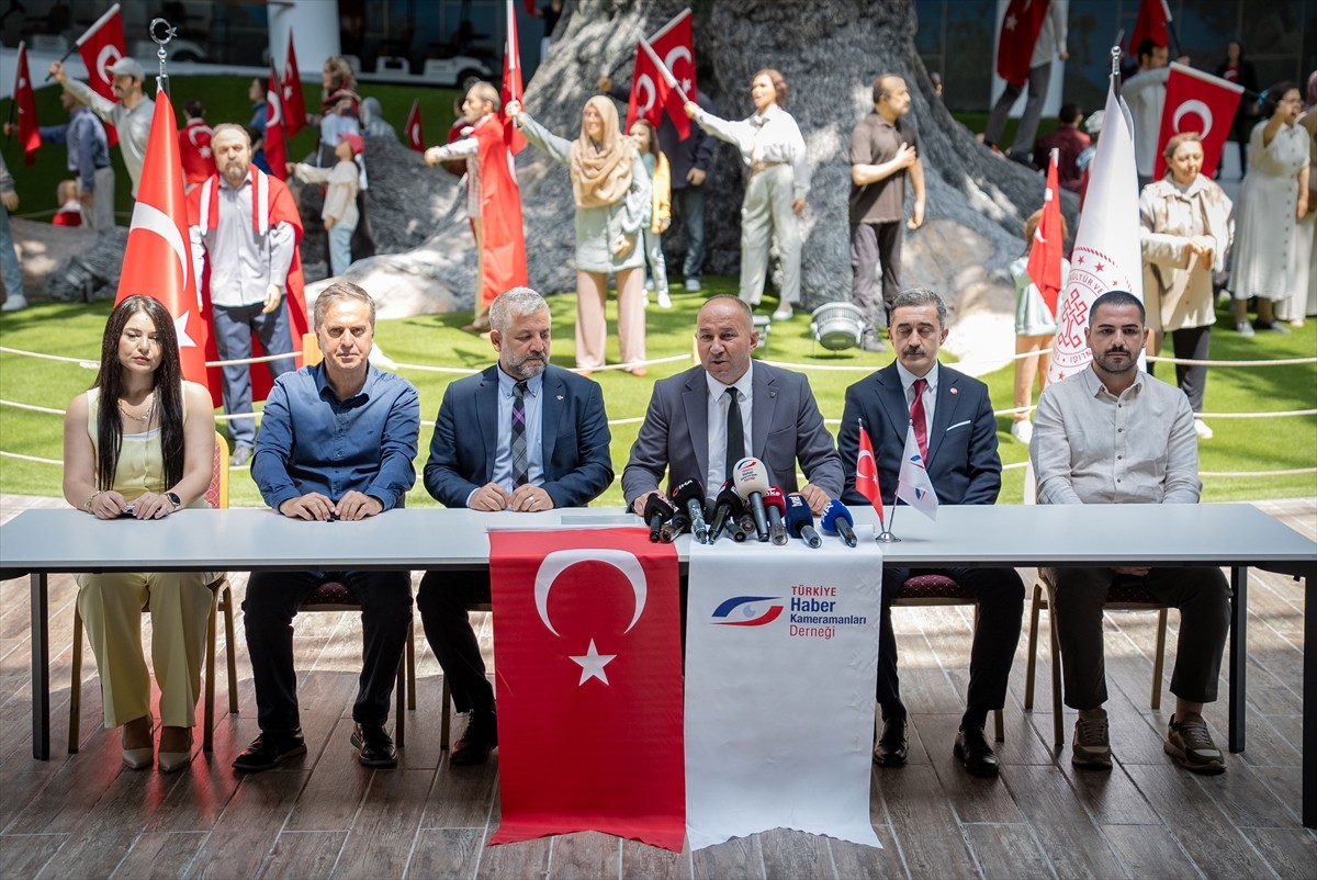 Türkiye Haber Kameramanları Derneğince, 15 Temmuz Demokrasi Müzesi'nde düzenlenen 28. Zoom...