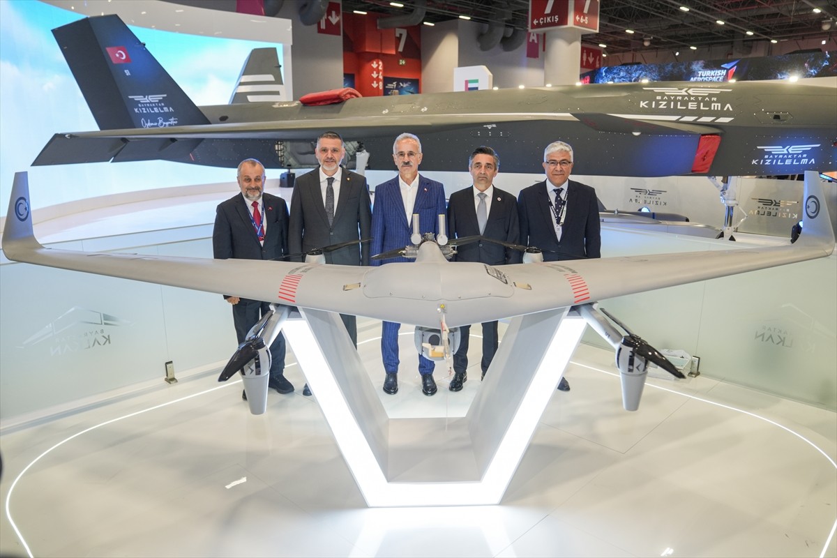 Ulaştırma ve Altyapı Bakanı Abdulkadir Uraloğlu (ortada), Milli Savunma Bakanlığı ev sahipliğinde...