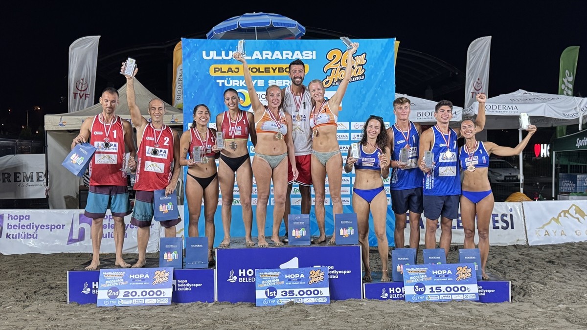 Uluslararası Pro Beach Voleybol Turnuvası'nın Hopa etabı tamamlandı. Türkiye Voleybol Federasyonu...