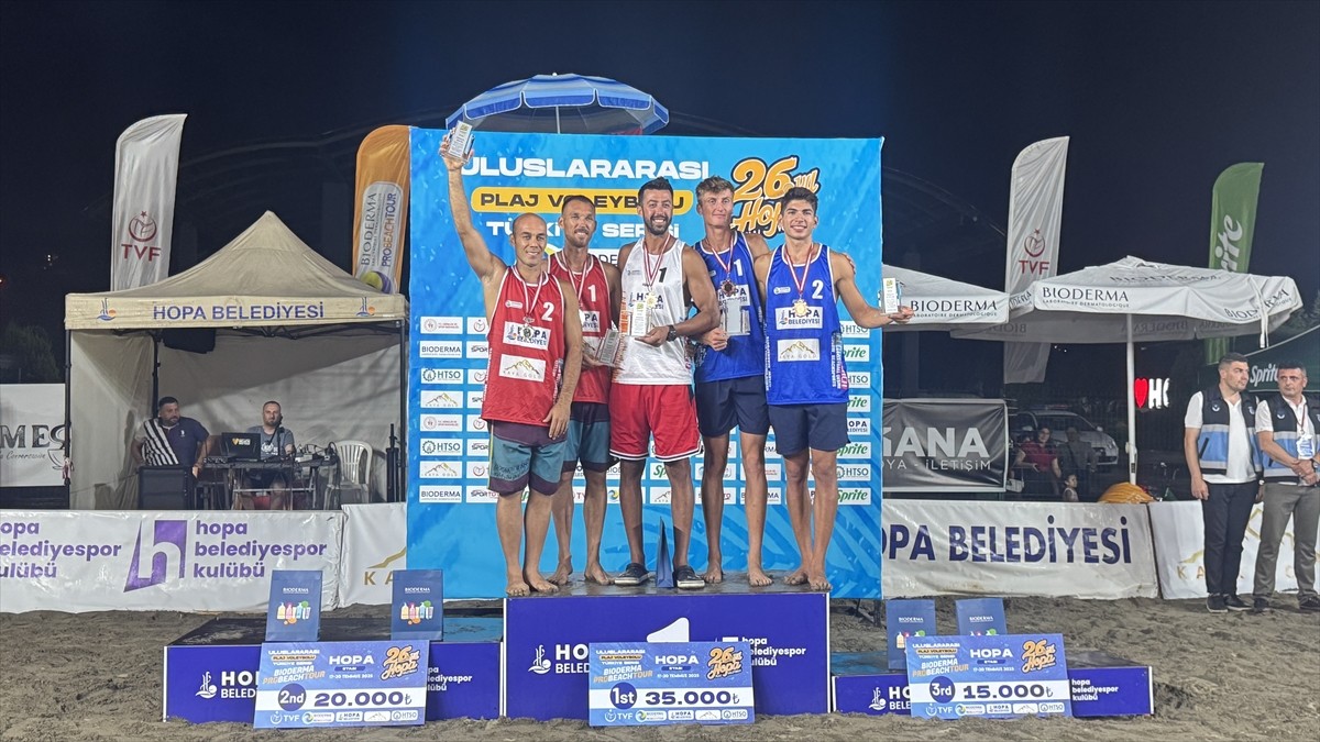 Uluslararası Pro Beach Voleybol Turnuvası'nın Hopa etabı tamamlandı. Türkiye Voleybol Federasyonu...