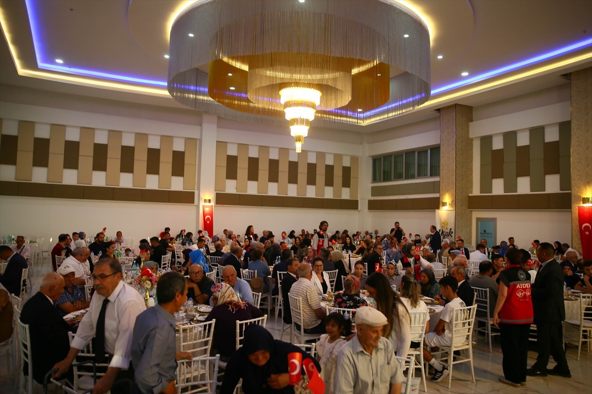 Uşak Valiliği, 15 Temmuz Demokrasi ve Milli Birlik Günü dolayısıyla şehit yakınları ve gaziler...