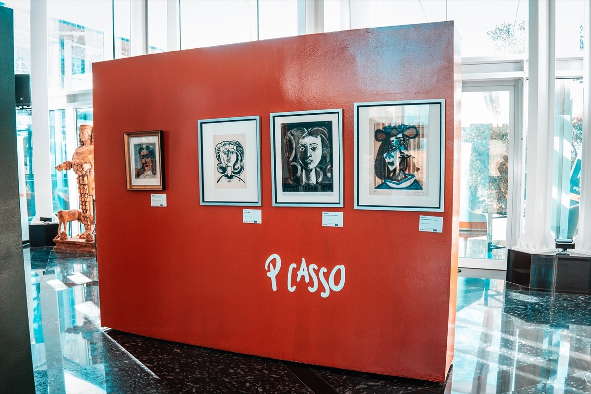 Van'da, "Türkiye Kültür Yolu Festivali" kapsamında açılan "Pablo Picasso: Yaratılış Her Şeydir"...