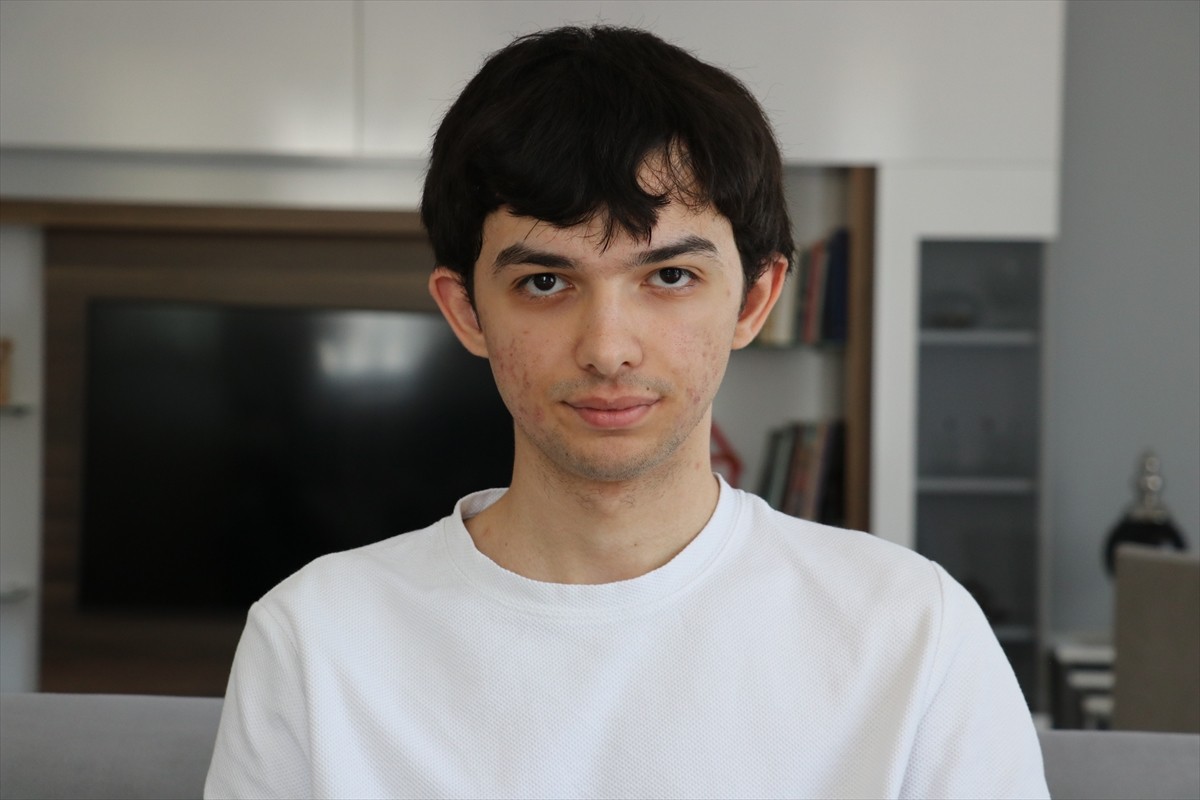 Yükseköğretim Kurumları Sınavı'nın (YKS) Alan Yeterlilik Testi'nde (AYT) sözel alanda Türkiye...