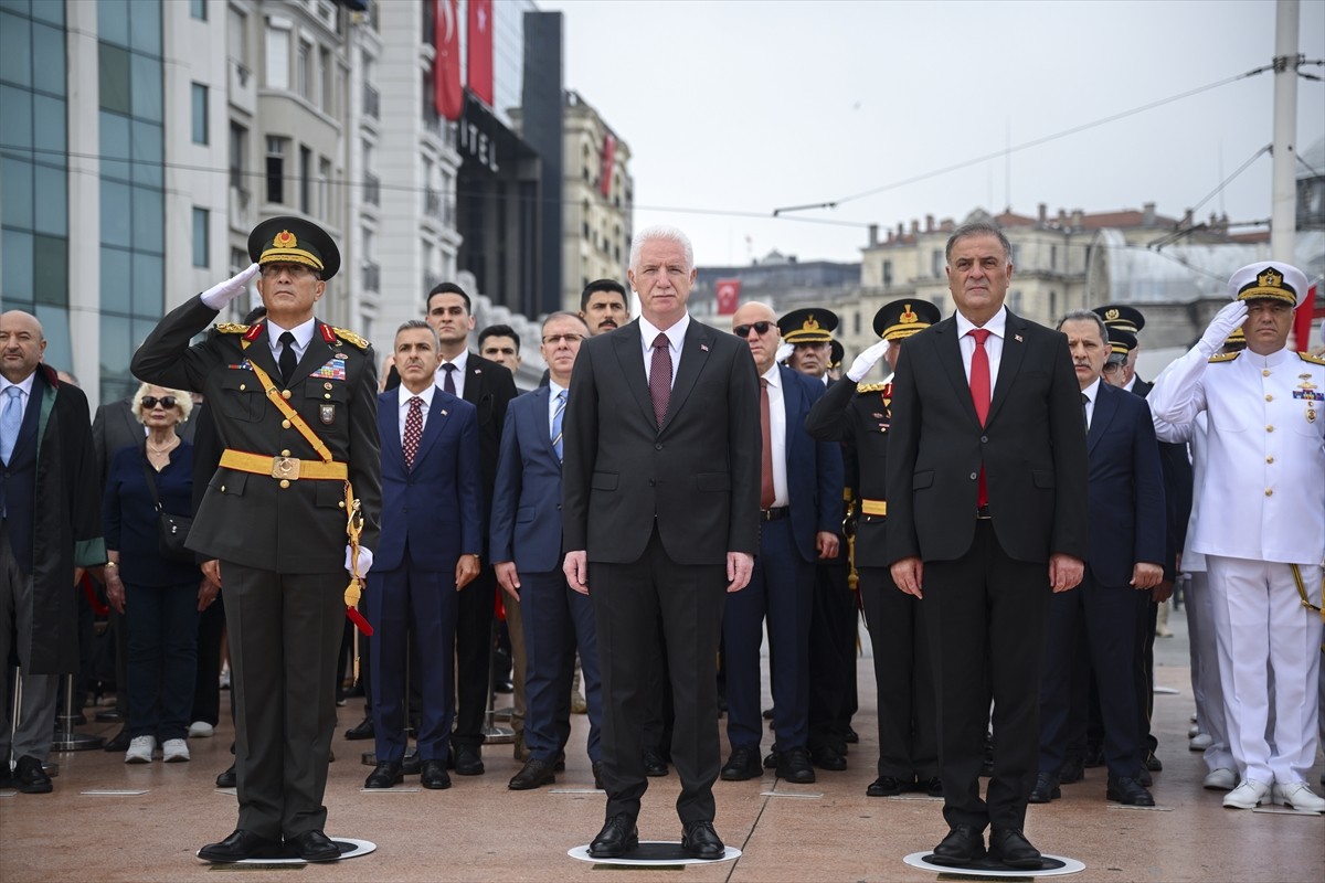 30 Ağustos Zafer Bayramı'nın 103. yıl dönümü dolayısıyla Taksim Cumhuriyet Anıtı'nda tören...