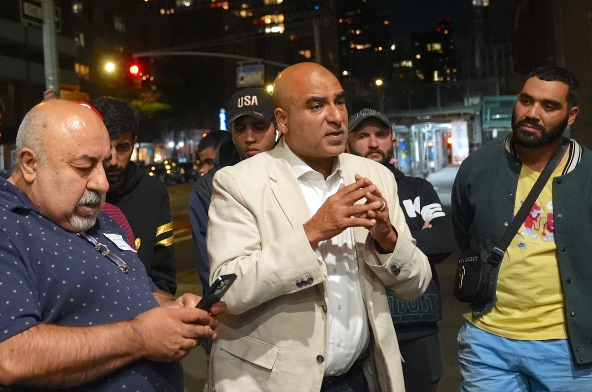 ABD'nin New York kentinde Türk bisiklet taksi sürücüsü Musa Çetin, gözaltındayken fenalaşması...