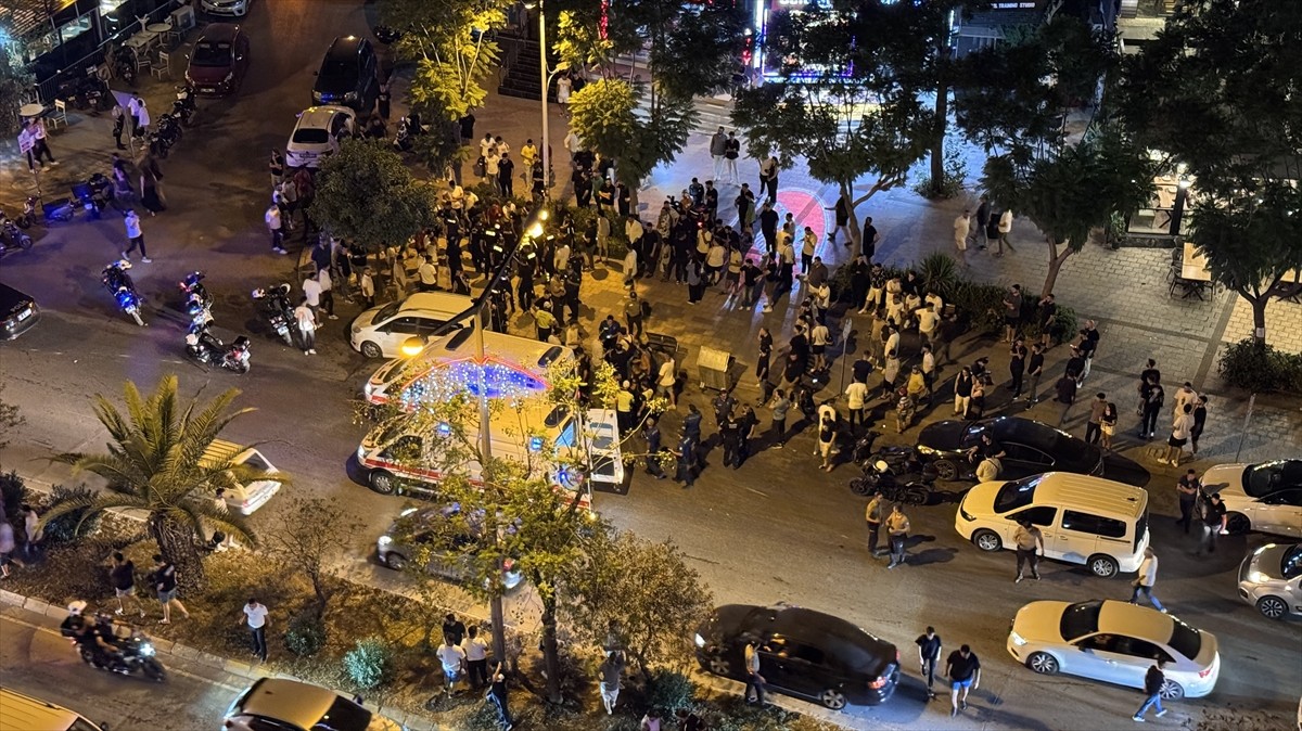 Adana'nın merkez Çukurova ilçesinde motosikletin devrilmesi sonucu 2 polis yaralandı. Yaralılar...