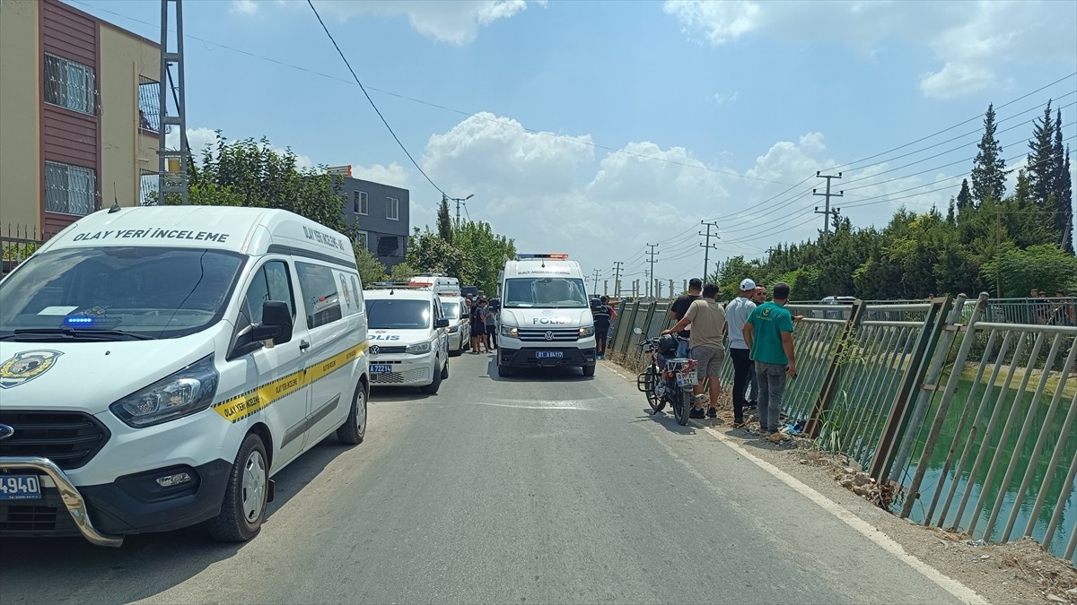 Adana'nın merkez Seyhan ilçesinde sulama kanalında erkek cesedi bulundu. Polis ekipleri, olay...