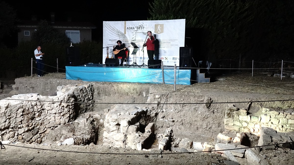 ADRA'FEST 2025 (Adramytteion Festival Akademisi), Balıkesir'in Burhaniye ilçesinde keman sanatçısı...