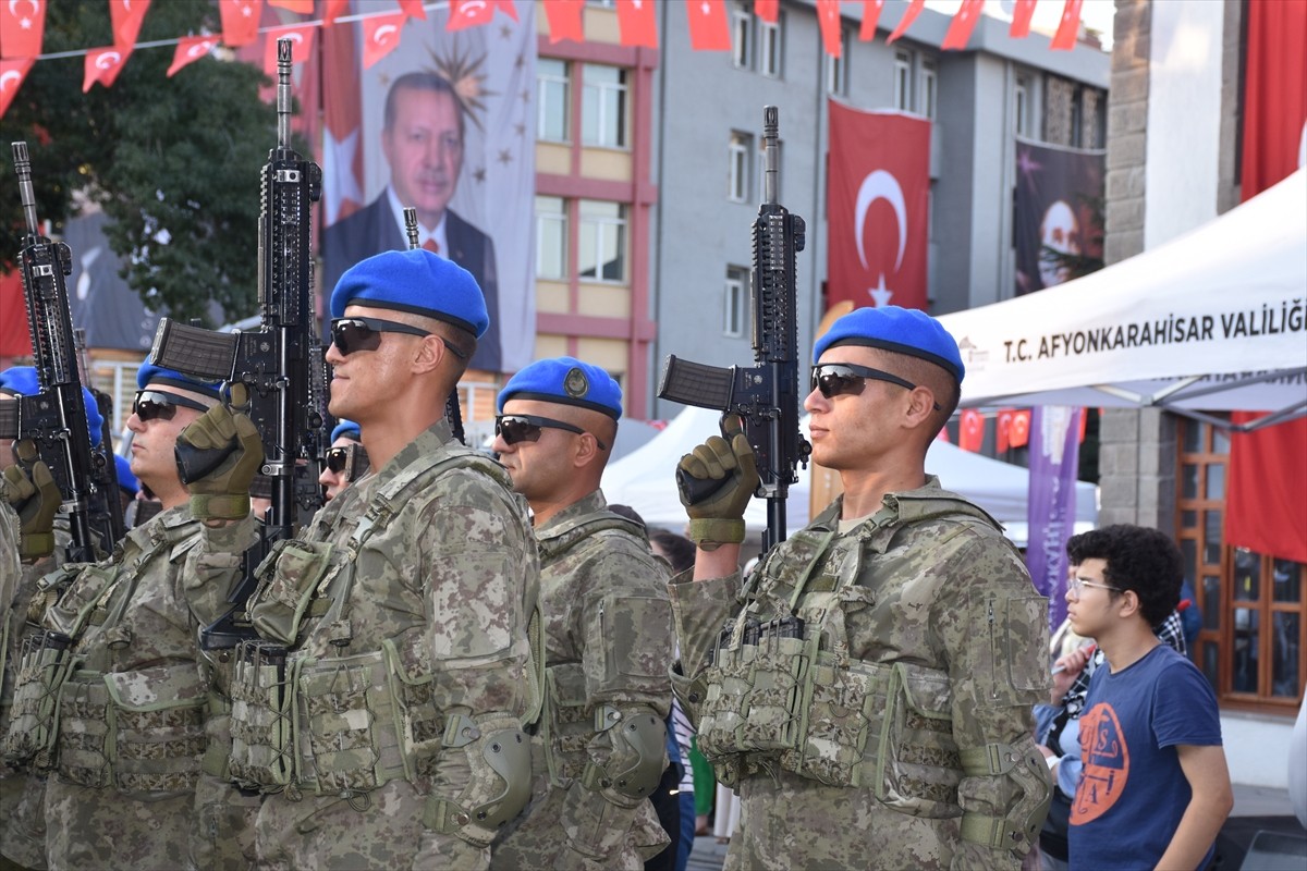Afyonkarahisar'ın düşman işgalinden kurtuluşunun 103. yıl dönümü törenle kutlandı. Program...