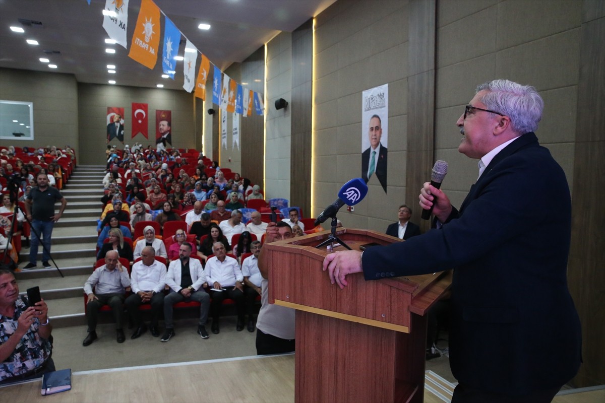 AK Parti Genel Başkan Yardımcısı ve Hatay Milletvekili Hüseyin Yayman, Hatay'da İl Kadın Kolları...