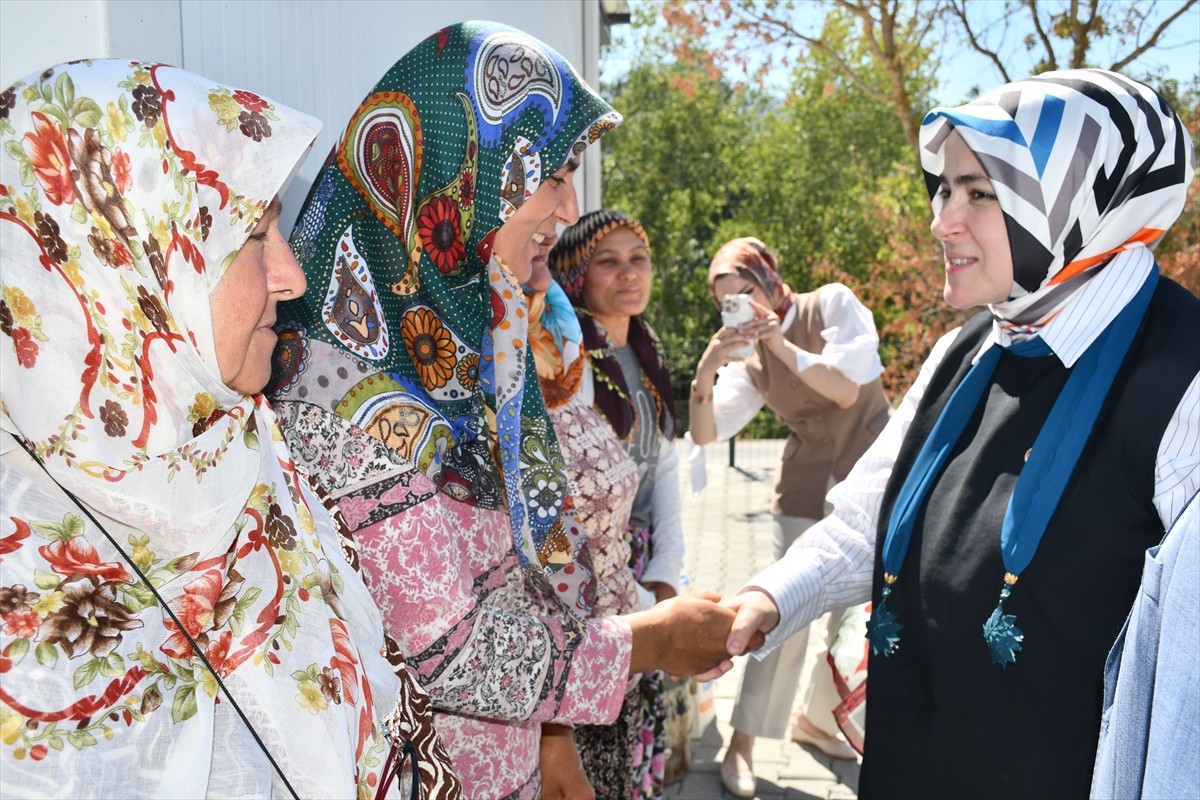 AK Parti Genel Merkez Kadın Kolları Başkanı Tuğba Işık Ercan, Osmaneli ve Gölpazarı ilçelerine...