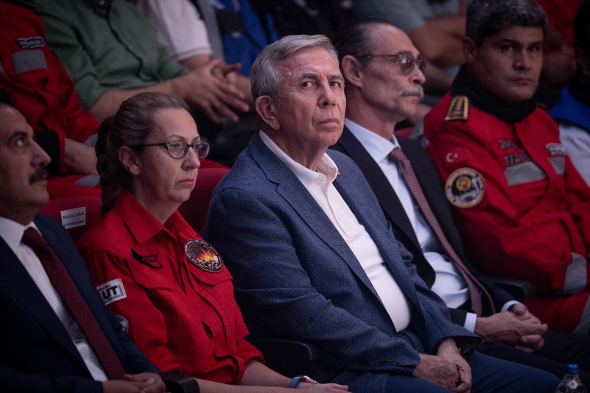 AKUT Arama Kurtarma Derneği, 23 Temmuz'da Eskişehir'in Seyitgazi ilçesinde çıkan yangında şehit...