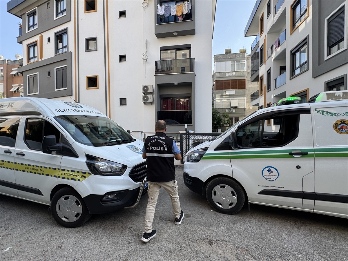 Antalya'nın Alanya ilçesinde, tartıştığı arkadaşını silahla öldüren şüpheli, cinayetin ardından...