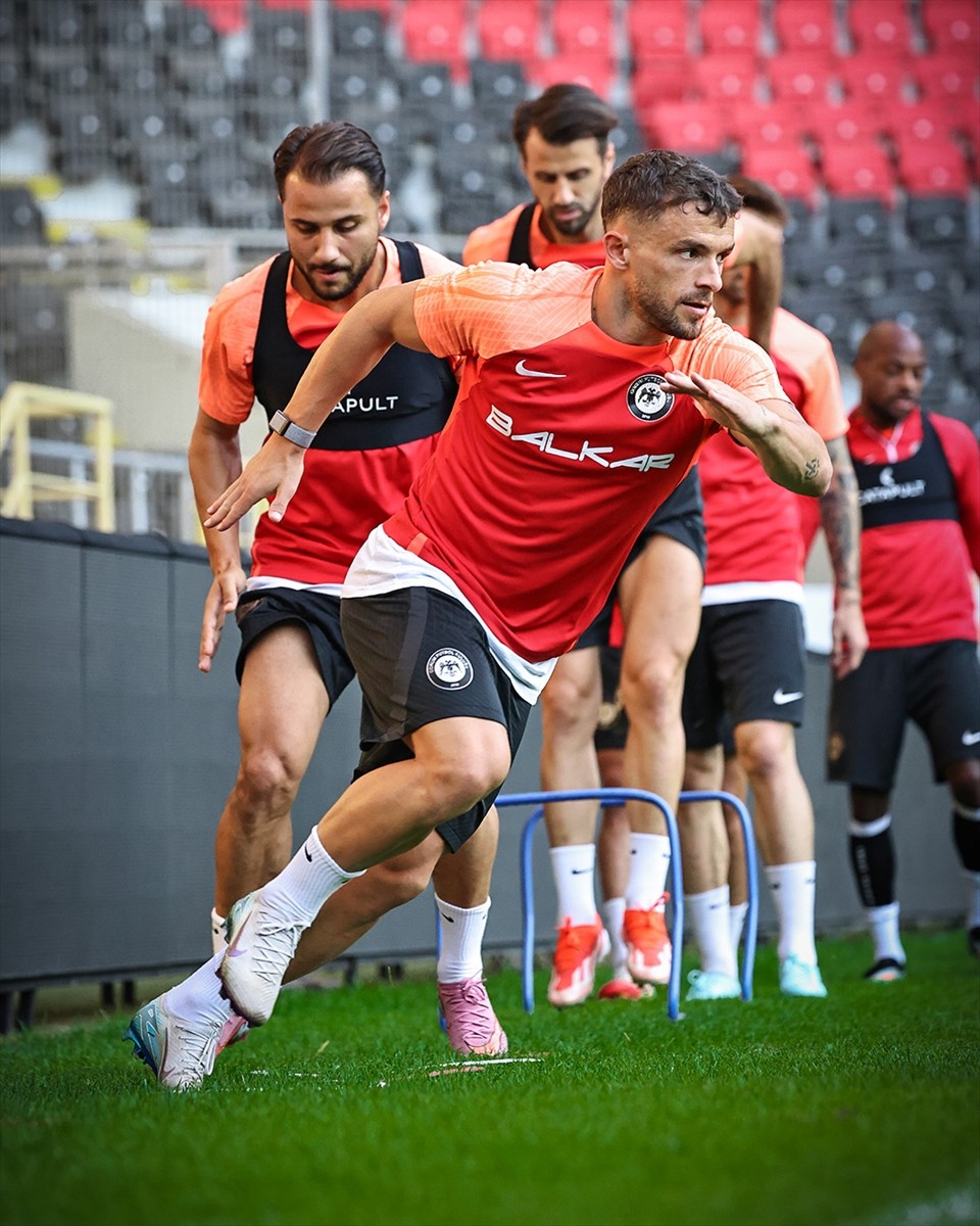 Arca Çorum FK, Trendyol 1. Lig'in ikinci haftasında cumartesi günü deplasmanda oynayacağı Adana...