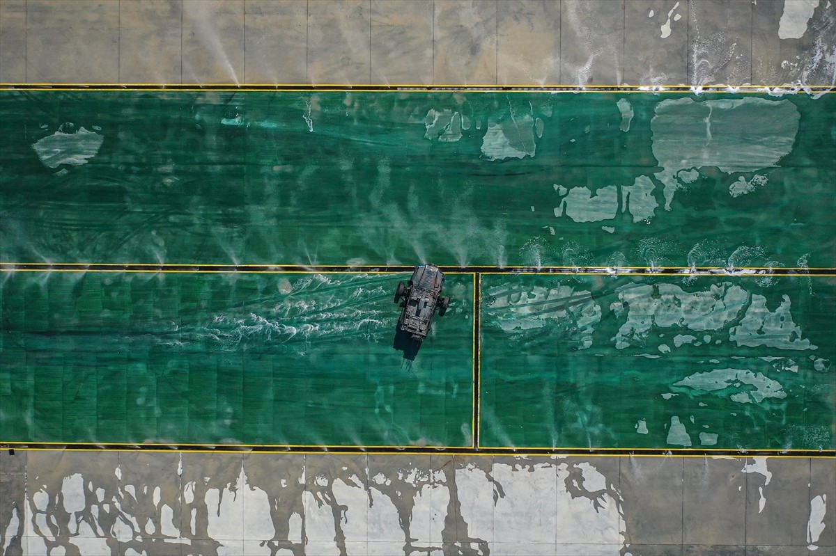 Asayiş ve emniyeti sağlamak için jandarmanın vazgeçilmez unsuru olan idari ve taktik tekerlekli...