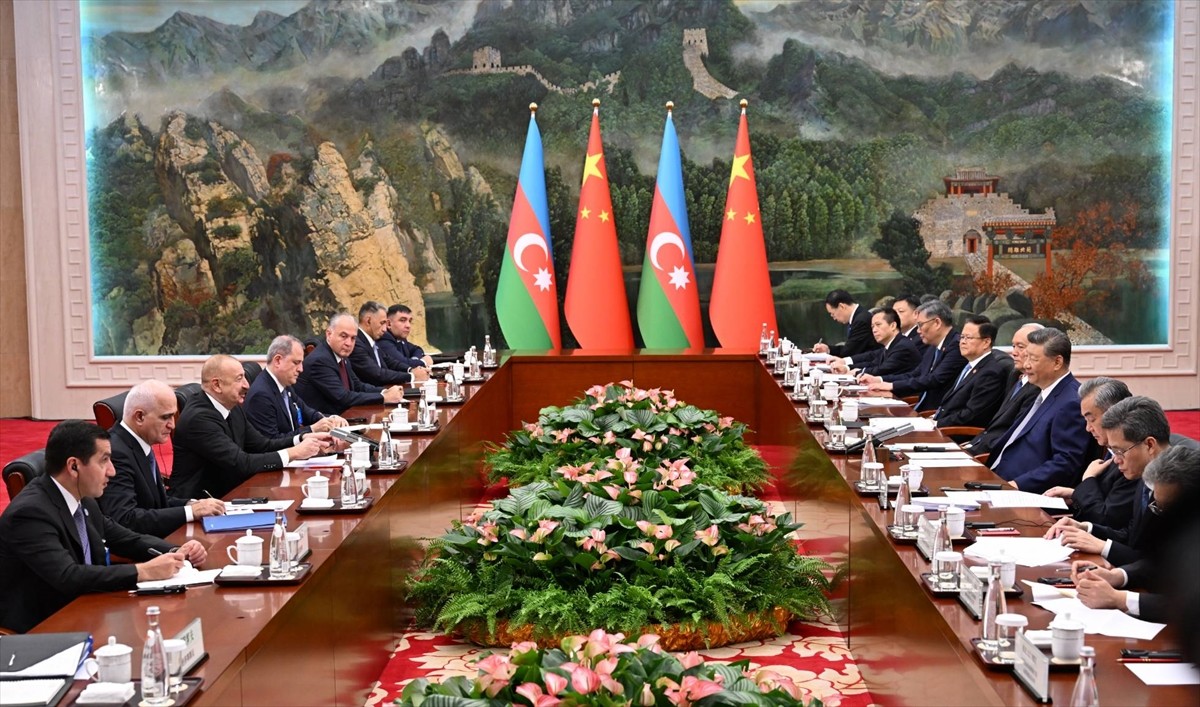 Azerbaycan Cumhurbaşkanı İlham Aliyev, Çin'de düzenlenen Şanghay İşbirliği Örgütü'nün (ŞİÖ) 25....