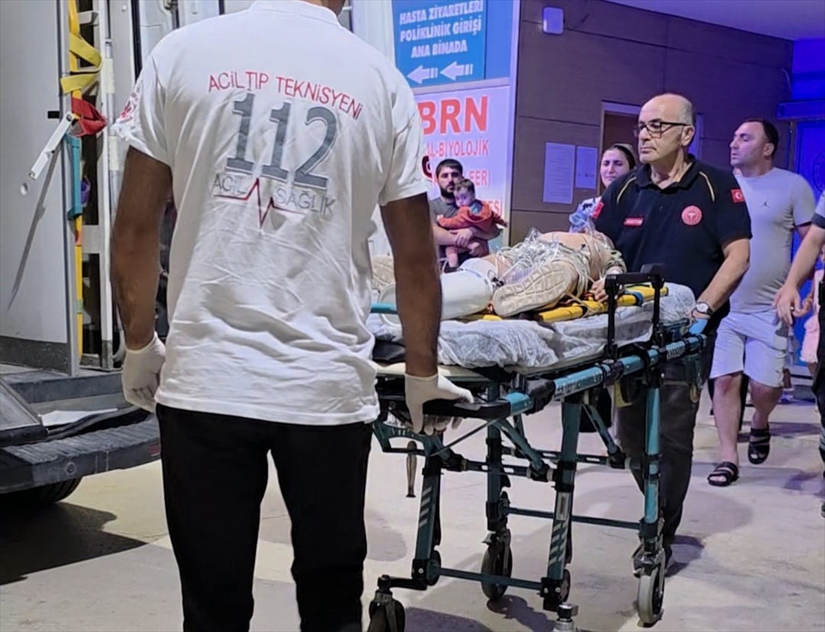  Bursa'nın İnegöl ilçesinde otomobilin çarptığı bisikletli çocuk ağır yaralandı. 