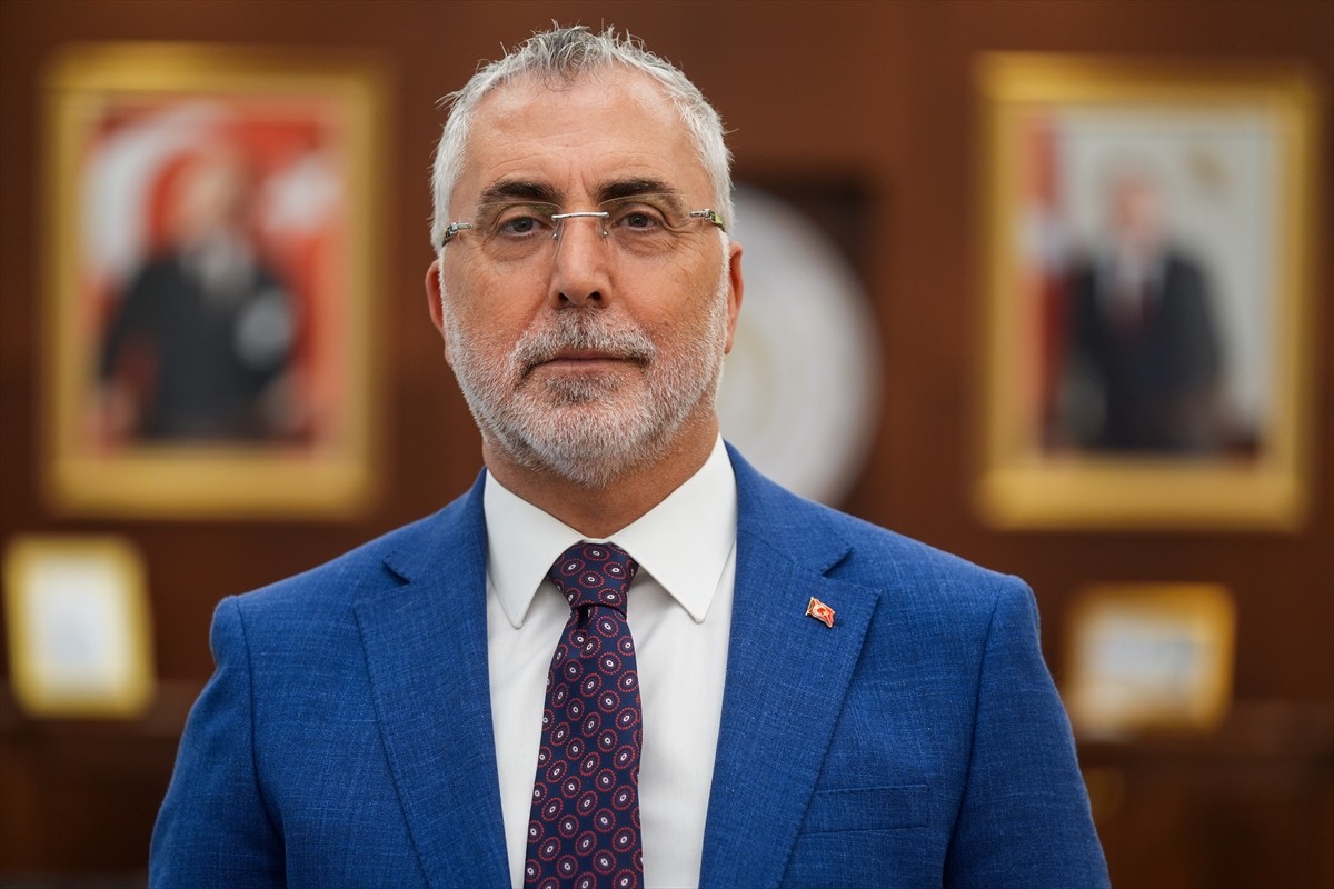 Çalışma ve Sosyal Güvenlik Bakanı Vedat Işıkhan, 8. Dönem Kamu Toplu Sözleşmesi sürecine ilişkin...