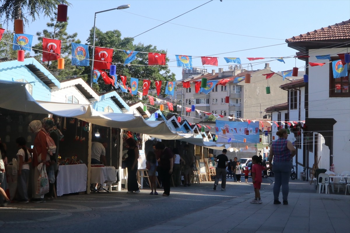 Çankırı’da 4. Uluslararası Tuz Festivali kapsamında Sanat Sokağı'nın açılışı...