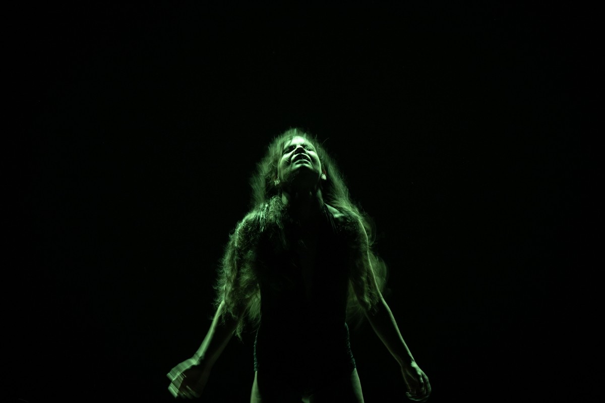 CerModern Açık Hava Sahnesi'nde düzenlenen 8. Uluslararası Solo Çağdaş Dans Festivali sona erdi....