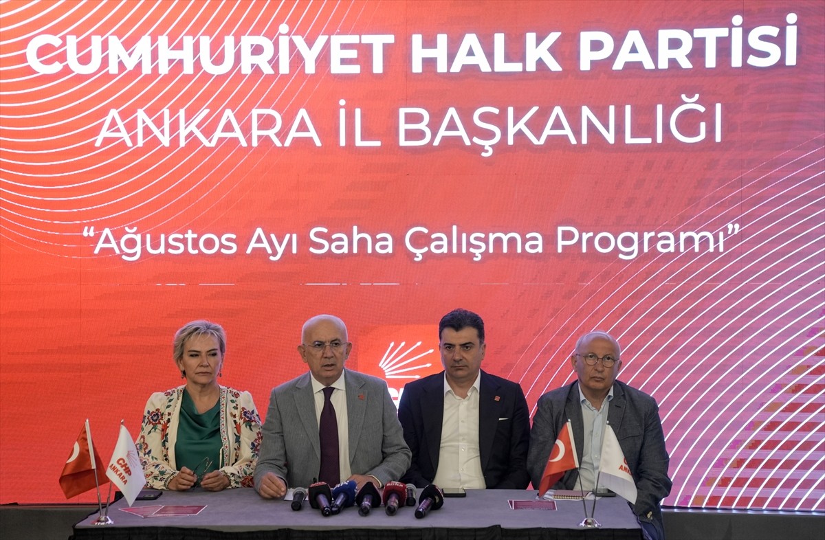 CHP'nin Ağustos Ayı Saha Çalışma Programı'na ilişkin Ankara Kent Konseyi'nde düzenlenen...