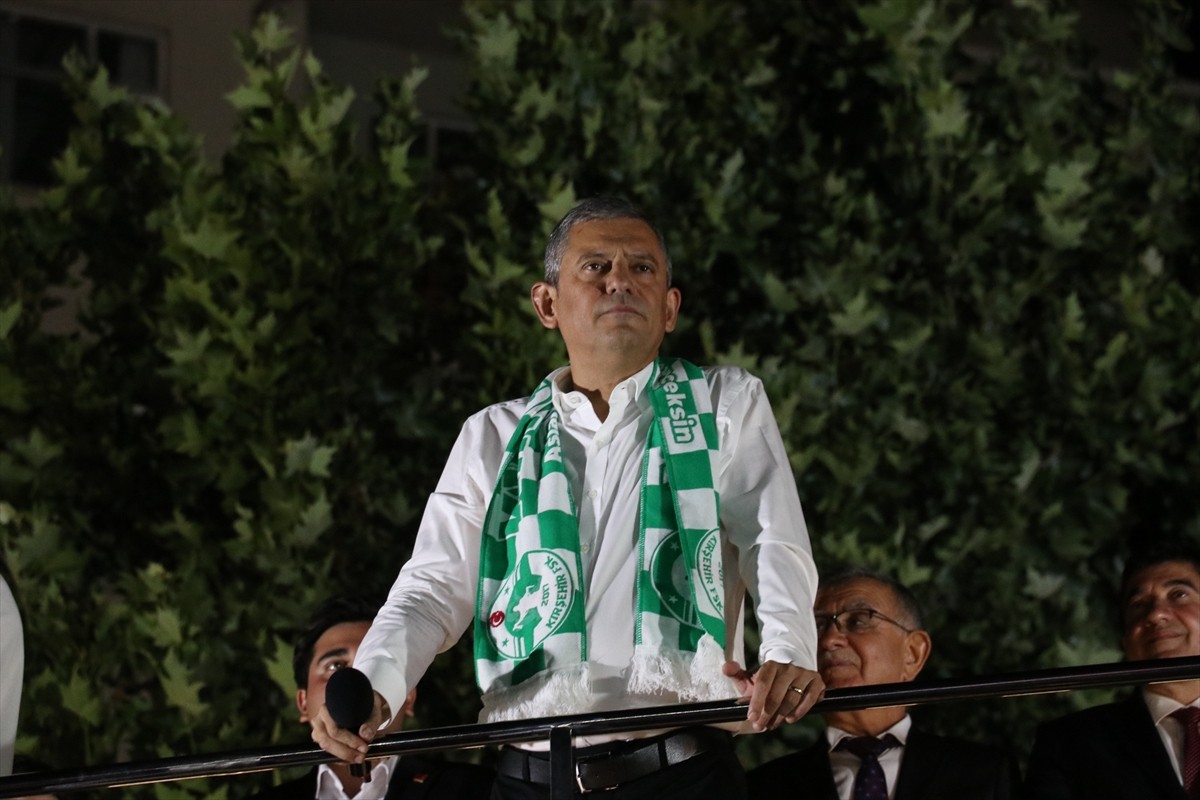 CHP Genel Başkanı Özgür Özel, partisince Kırşehir'in Cacabey Meydanı'nda düzenlenen "Millet...