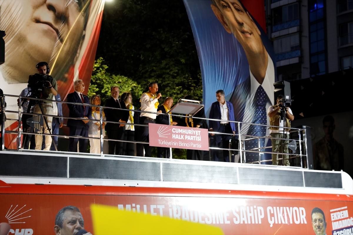 CHP Genel Başkanı Özgür Özel, partisince Tokat Gazi Osman Paşa Bulvarı'nda düzenlenen "Millet...